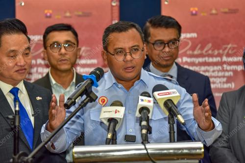 DATUK SERI AMIRUDIN SHARI