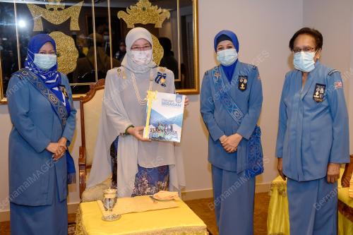 TUANKU HAJAH AZIZAH AMINAH MAIMUNAH ISKANDARIAH