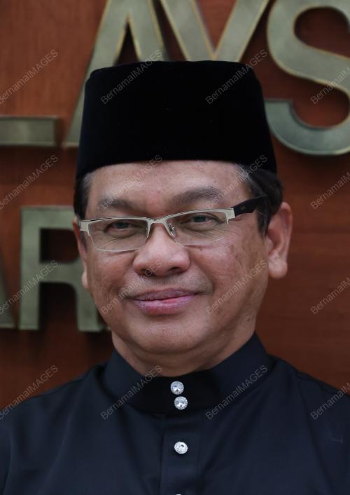 DATUK DR MOHD NA'IM MOKHTAR