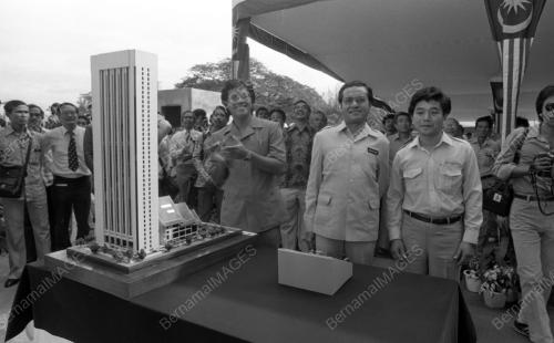 KL11_04022015_MAHATHIR_PNB
