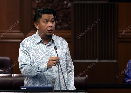 DATUK LUKANISMAN AWANG SAUNI