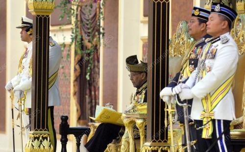 KL11_04062016_AGONG