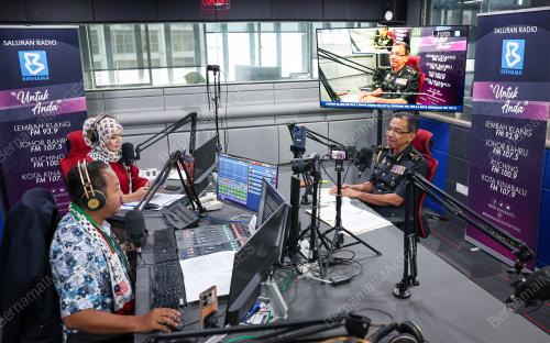 DATUK AZMAN ADAM
