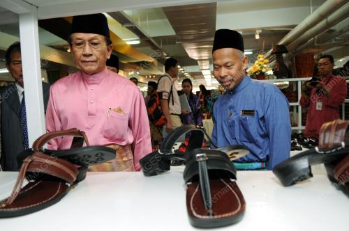 DR RAIS YATIM
