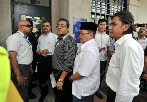 KL11_04092013_BANTAHAN