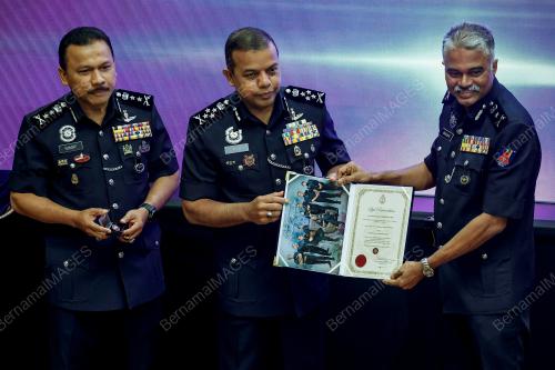 DATUK SERI AYOB KHAN MYDIN PITCHAY