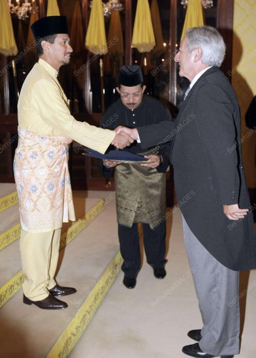 YANG DI-PERTUAN AGONG