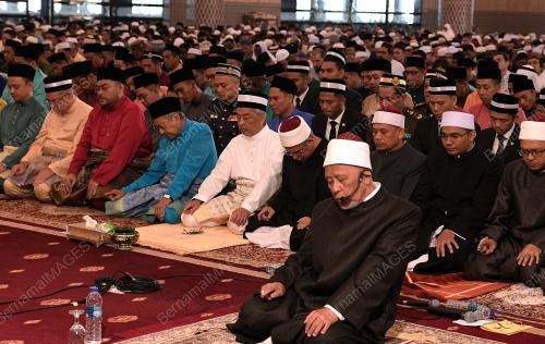 KL11_05062019_AGONG_SOLAT