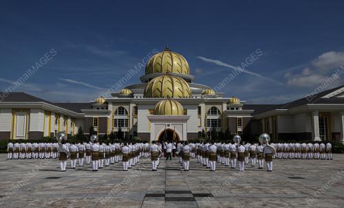 AL-SULTAN ABDULLAH RI'AYATUDDIN AL-MUSTAFA BILLAH SHAH