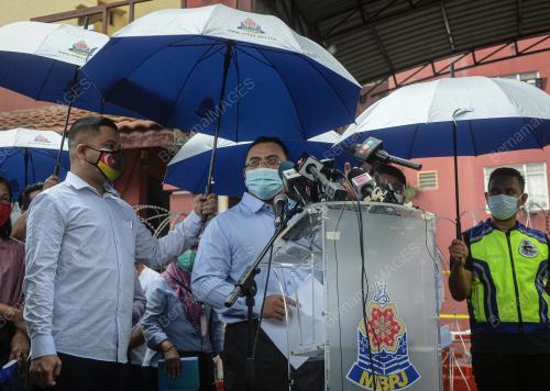 DATUK SERI AMIRUDIN SHARI