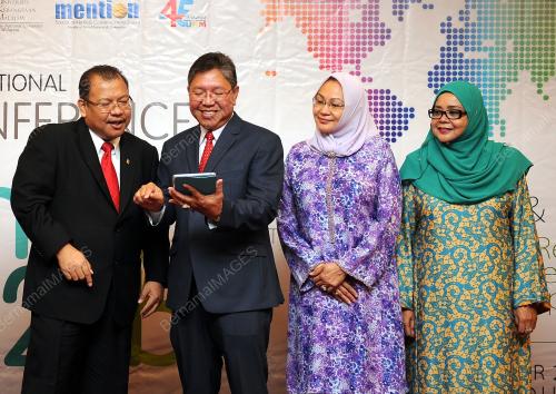 KL11_05102015_MANTION