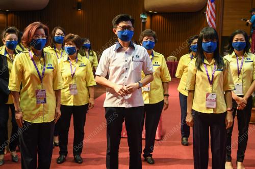 DATUK CHONG SIN WOON