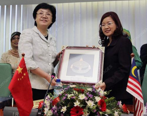SENATOR HENG SEAI KIE