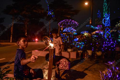 DEKORASI LAMPU HIASAN