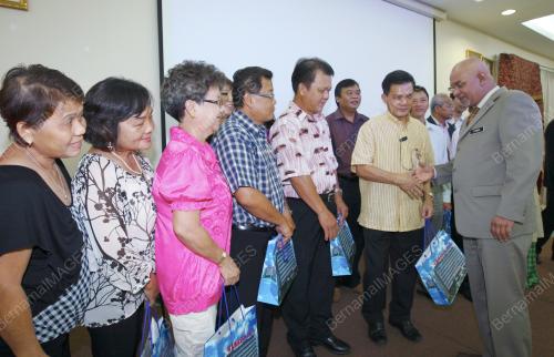 DATUK MAGLIN D CRUZ