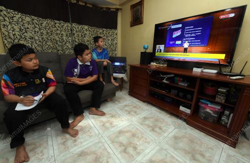 SIDANG MEDIA MENGENAI PDPR