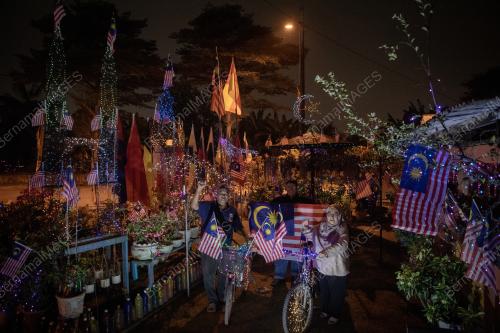 DEKORASI LAMPU HIASAN JALUR GEMILANG