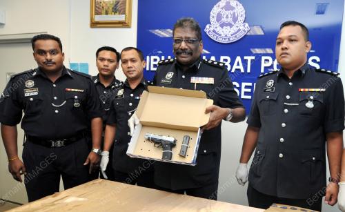 KL11_06122016_POLIS