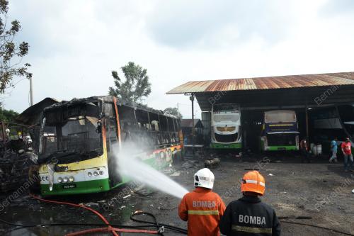 KL11_07022017_BAS_TERBAKAR