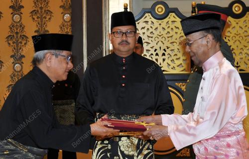 KL11_07032016_AGONG