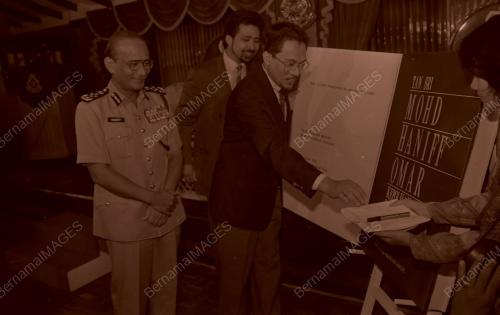 KL11_070490_LANCAR_BUKU