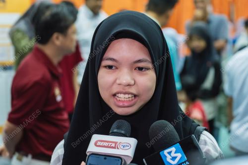 PELAJAR MANGSA DI PPS KE SEKOLAH