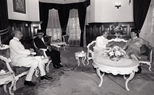 PRESIDEN PAKISTAN MUHAMMAD ZIA-UL-HAQ