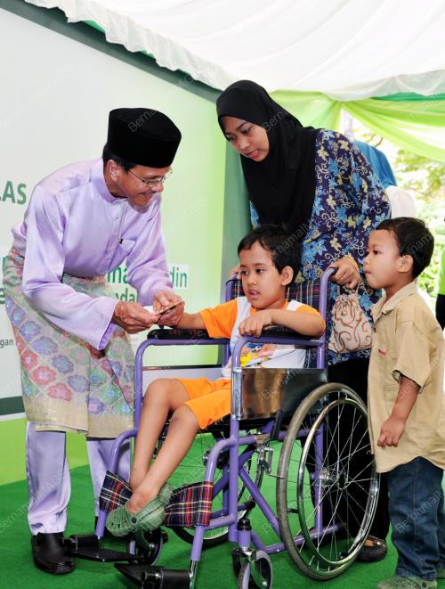DATUK_RAJA_NONG_CHIK