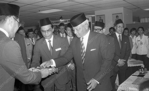 KL11_08012015_AGONG_IMIGRESEN