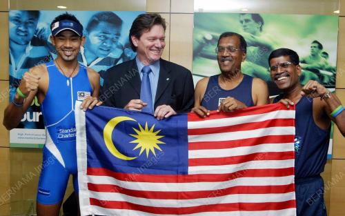 STANDARD CHARTERED SPONSORS IRONMAN