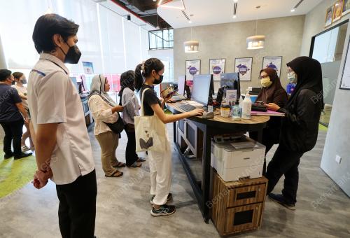 PERASMIAN MENARA KWSP KWASA DAMANSA