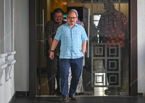 DATUK SERI SHAMSUL ISKANDAR MOHD AKIN
