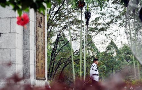 KL11_08112015_MEMPERINGATI
