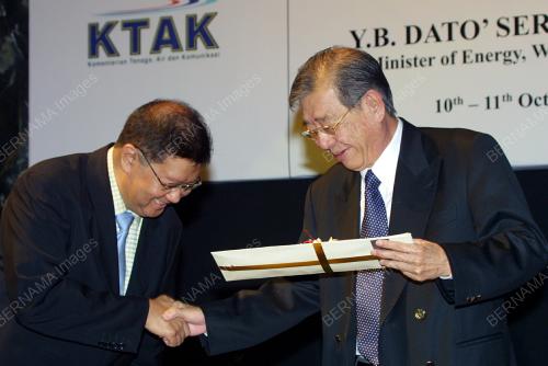 LIM KENG YAIK