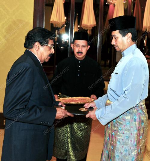 MOHD NAJIB TUN ABDUL RAZAK