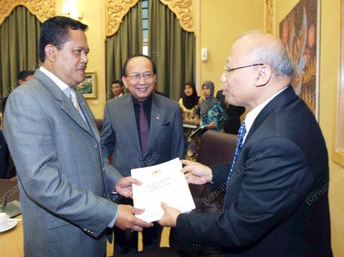 DR RAIS YATIM