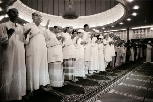 SEMBAHYANG GHAIB