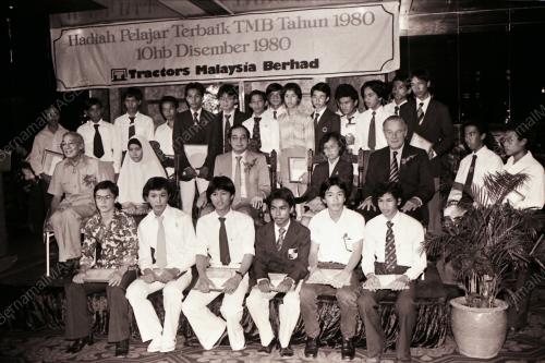 DATUK MOHD NAJIB ABDUL RAZAK