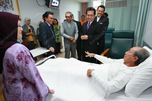 MOHD SHAFIE APDAL