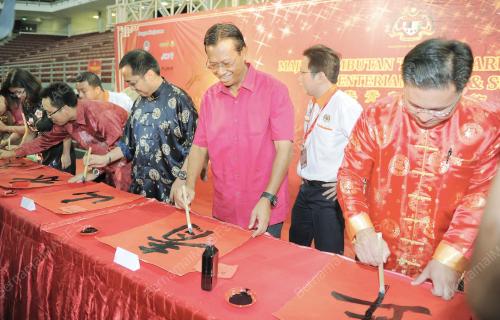 KL11_11022012_TAHUN_BARU_CINA