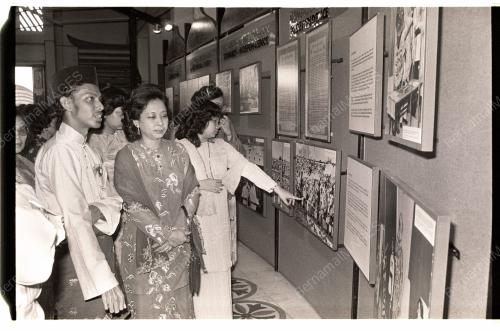 RAJA PERMAISURI AGONG MELAWAT MUZIUM NEGARA