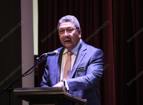 DATUK SERI WAN AHMAD DAHLAN ABDUL AZIZ