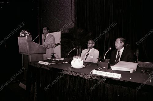 DATUK SERI DR. MAHATHIR BIN MOHAMAD