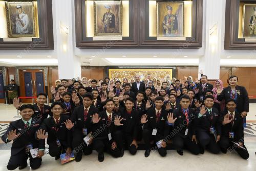 DATUK SERI ANWAR IBRAHIM