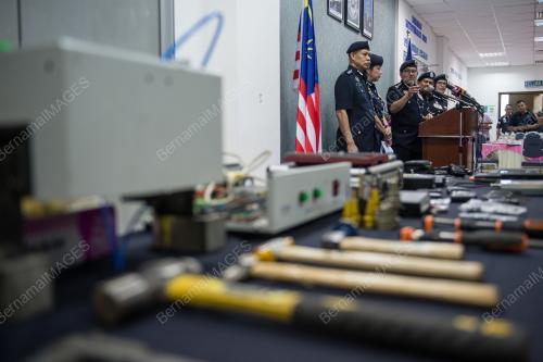 DATUK SERI MAZLAN LAZIM