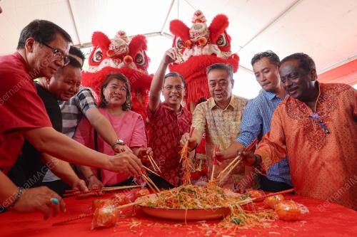 FAHMI FADZIL
