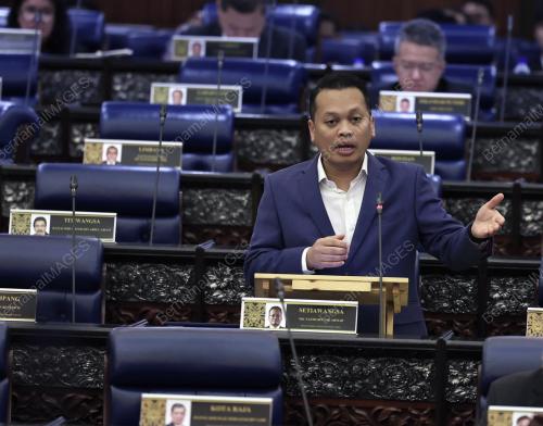 NIK NAZMI NIK AHMAD
