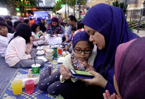 KL11_12052019_IFTAR_BN201905129403