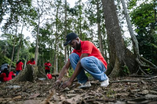 PROGRAM TANGGUNGJAWAB SOSIAL KORPORAT (CSR) DAN PROJEK PELAJAR ANTARABANGSA ASIA E UNIVERSITY (AEU)