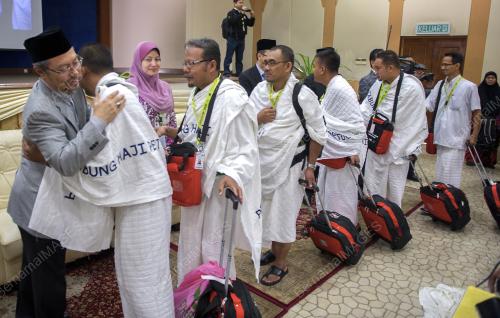 KL11_12082015_HAJI